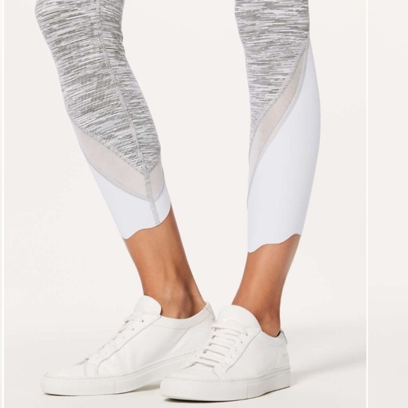 Lululemon Wunder Under Crop II Scallop 23" Wee Are From Space Silver Spoon - Picture 3 of 8